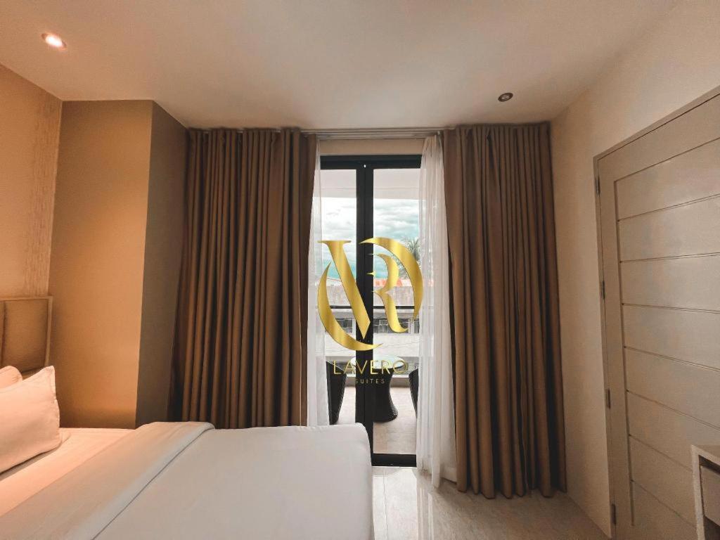 Lavero Suites Kalibo Exterior photo