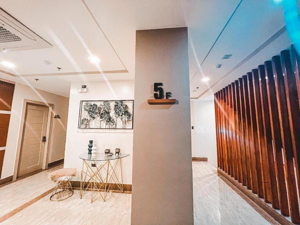 Lavero Suites Kalibo Exterior photo